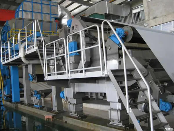 PFM SCREEN's high-speed household paper press felt helped TranLin's two high-speed crescent toilet paper machines to start up smoothly